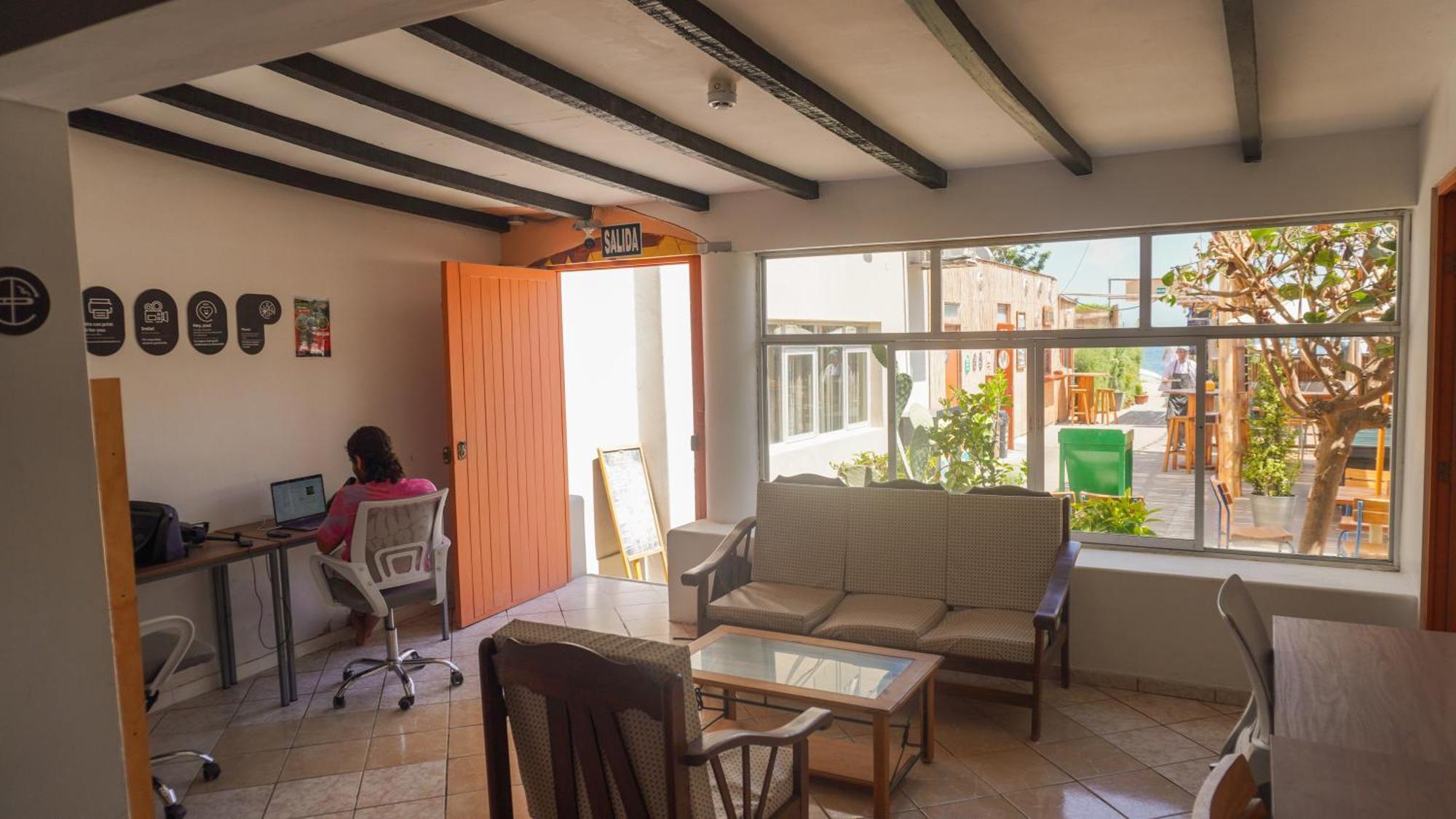 Viajero Paracas Hostel ภายนอก รูปภาพ